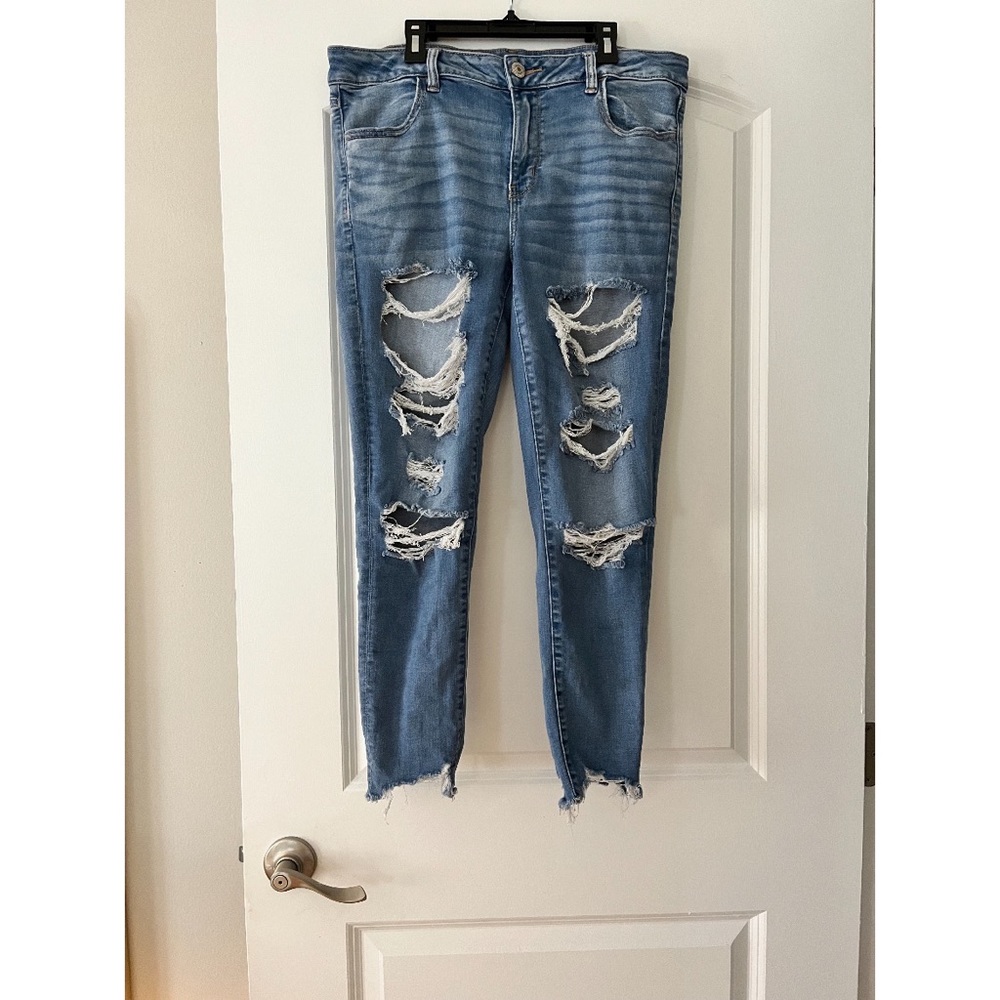 American eagle distressed jeans